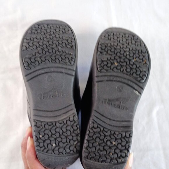 Dansko XP 2.0 Black Leather Slip Resistant Clogs Women’s Size 36 Pre-Owned - Picture 5 of 12